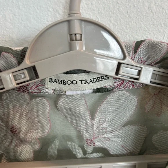 Bamboo Traders Women’s Long Sleeve Sheer Jacket/Top
Size XL - Picture 4 of 5